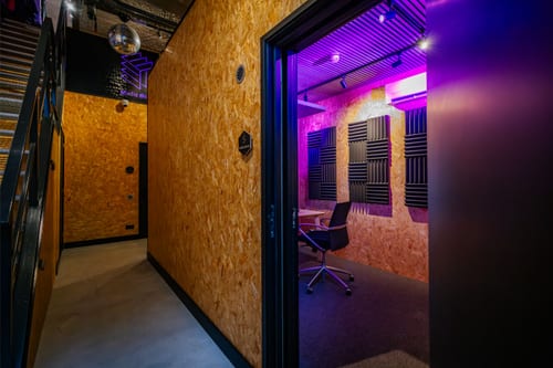 Studio 5 — hardstyle productie studio van Demi Kanon